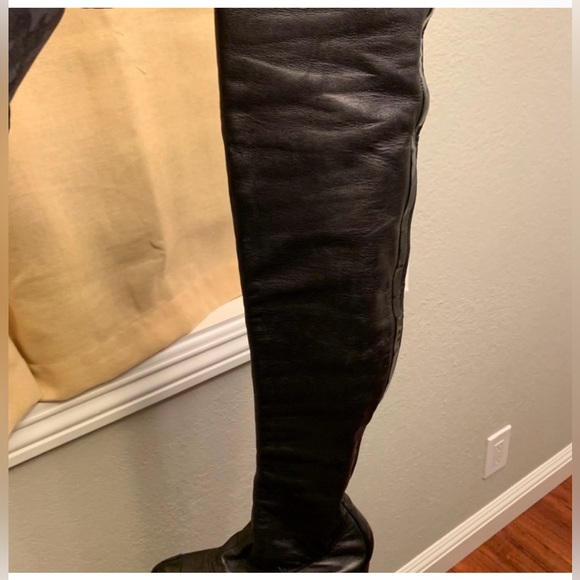 CHANEL over the knee Brown cap toe stretch leather boots - Picture 6 of 14